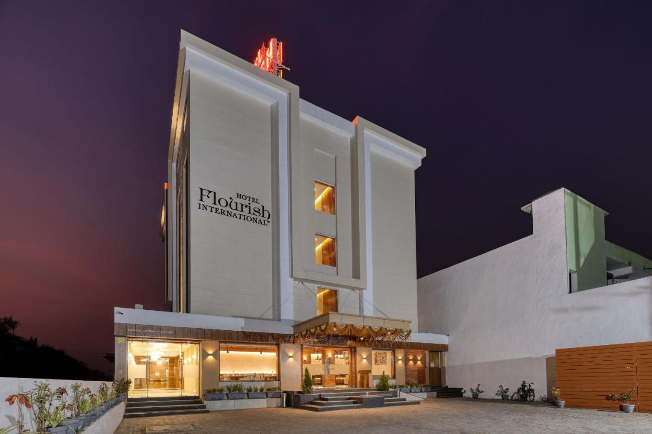 Hotel Flourish International أحمد أباد المظهر الخارجي الصورة