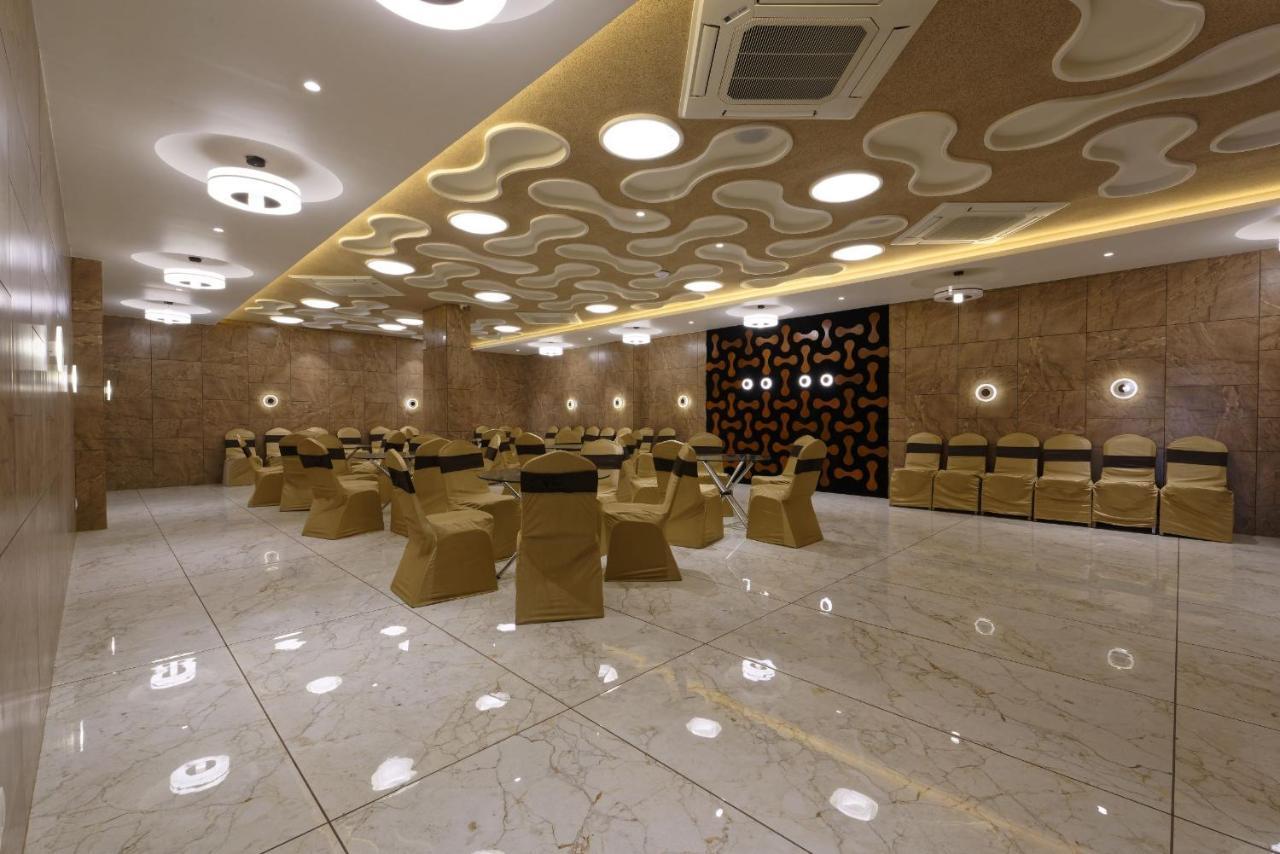 Hotel Flourish International أحمد أباد المظهر الخارجي الصورة