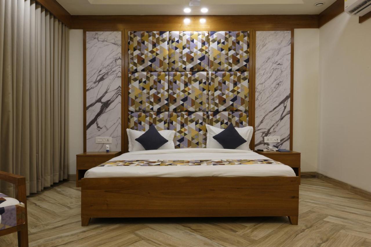 Hotel Flourish International أحمد أباد المظهر الخارجي الصورة